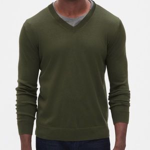 Banana Republic Men’s V-Neck Sweater